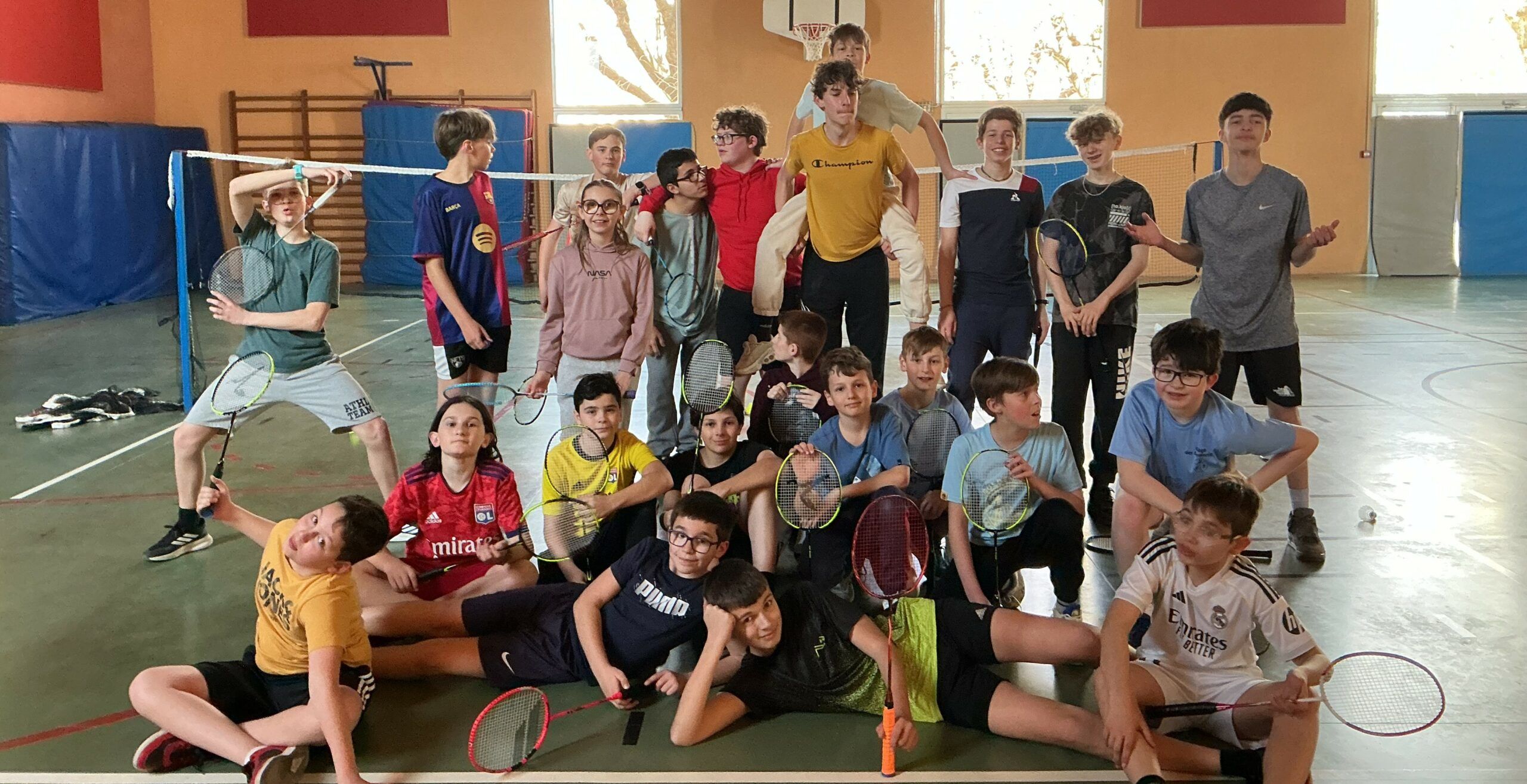 tournoi badminton collège élèves AS Bad en match double